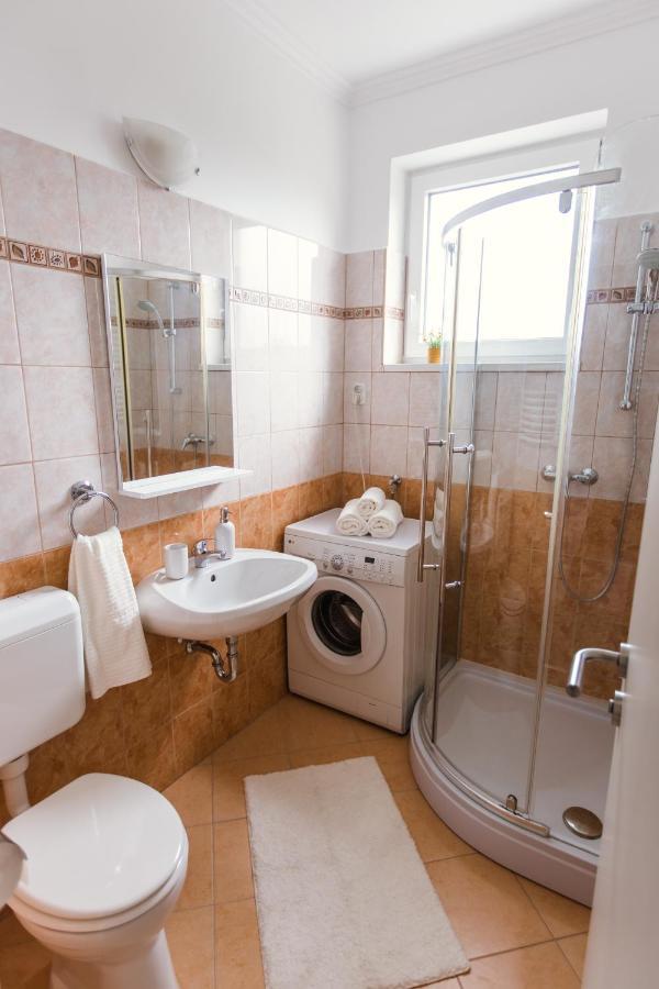 Bohohome Apartment Eger Extérieur photo